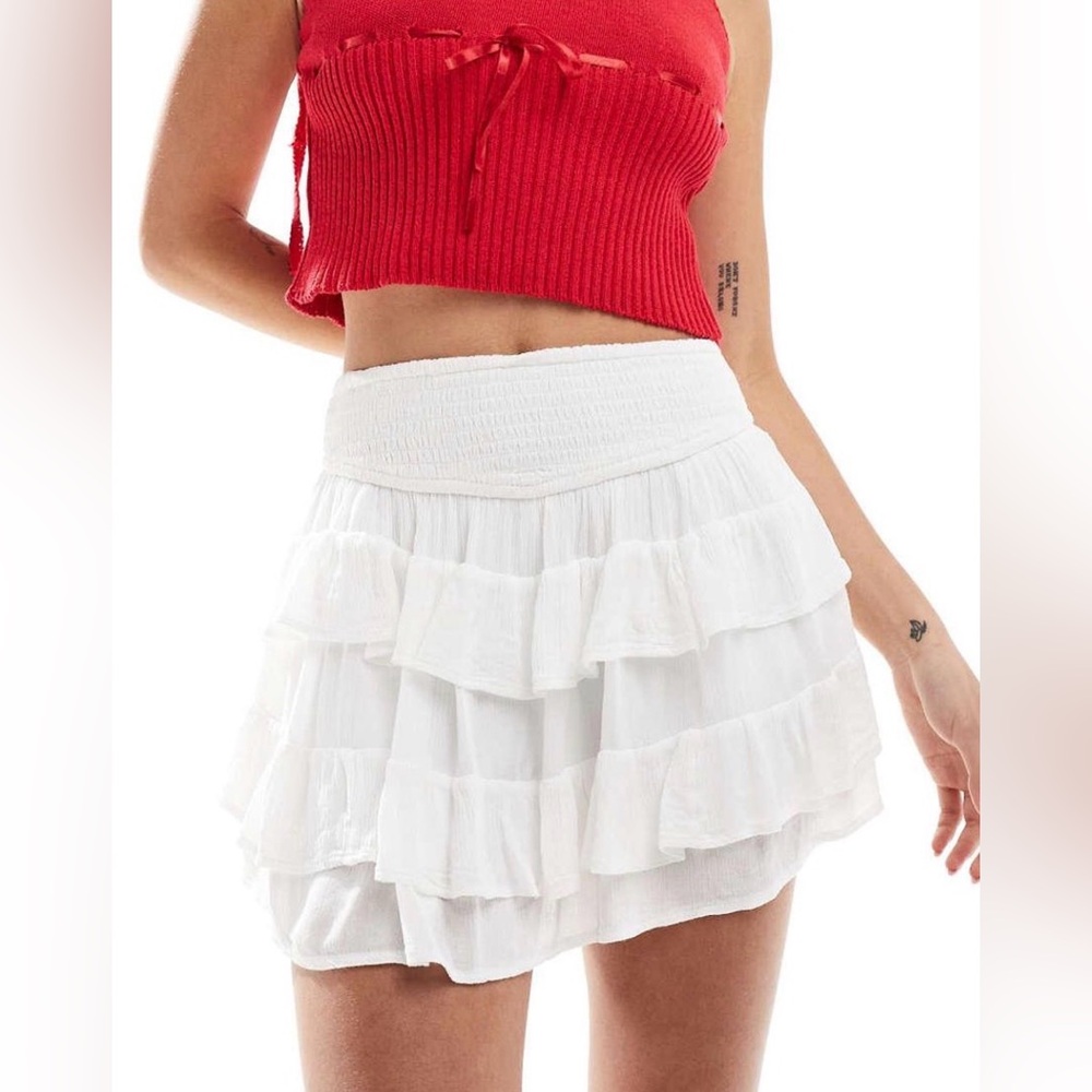 Hollister White Tiered Mini Skort